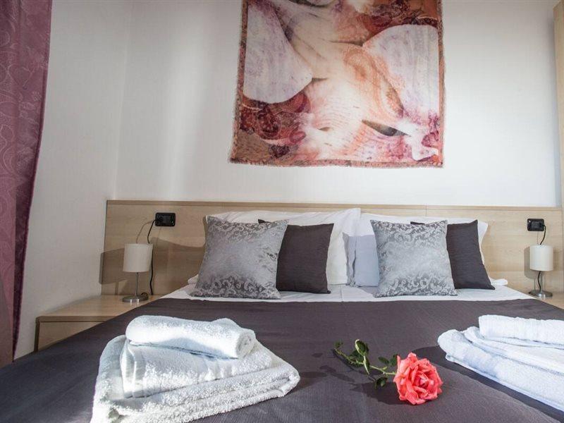 Hotel Vista Lago Брунате Екстериор снимка