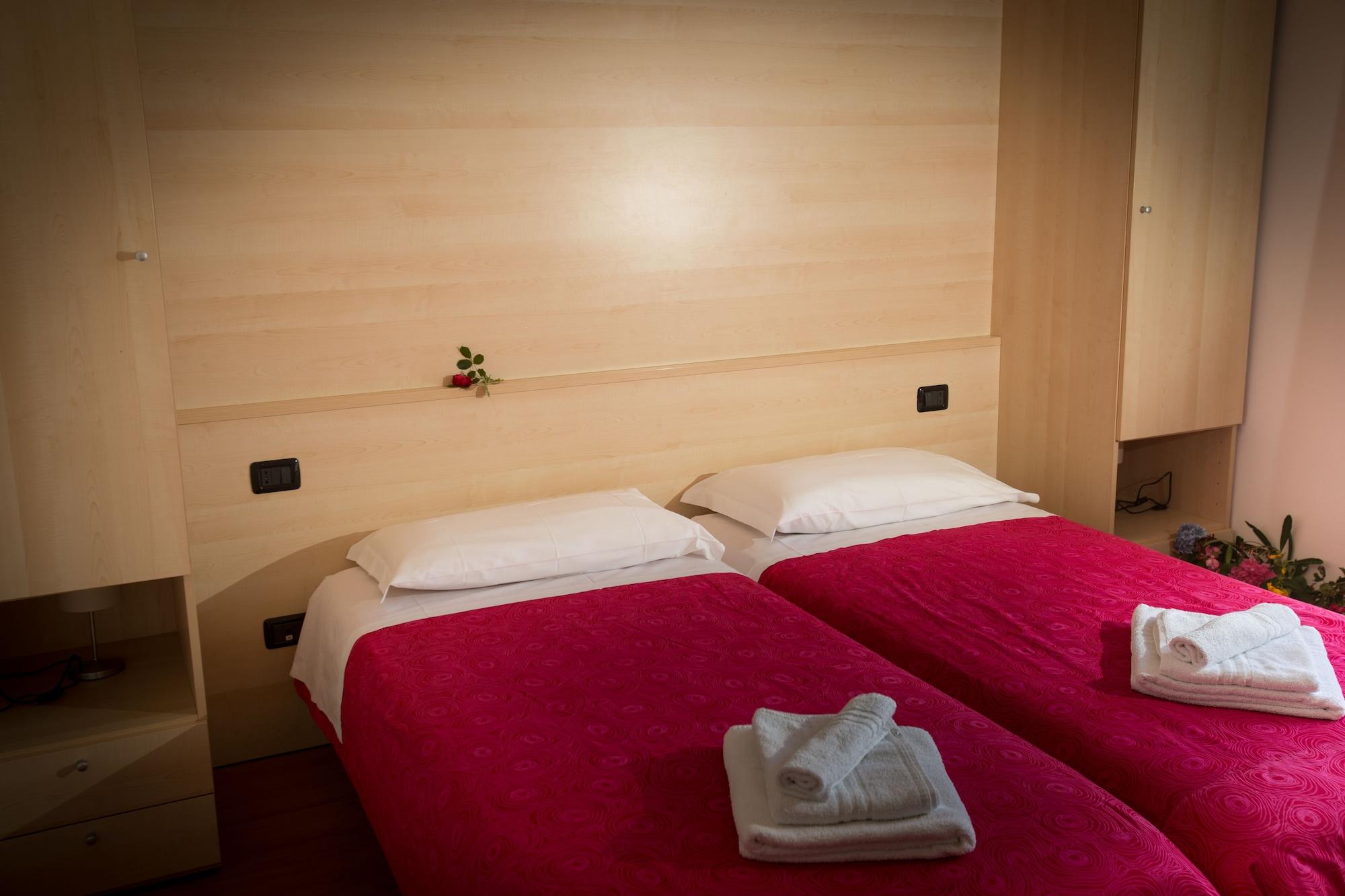Hotel Vista Lago Брунате Екстериор снимка
