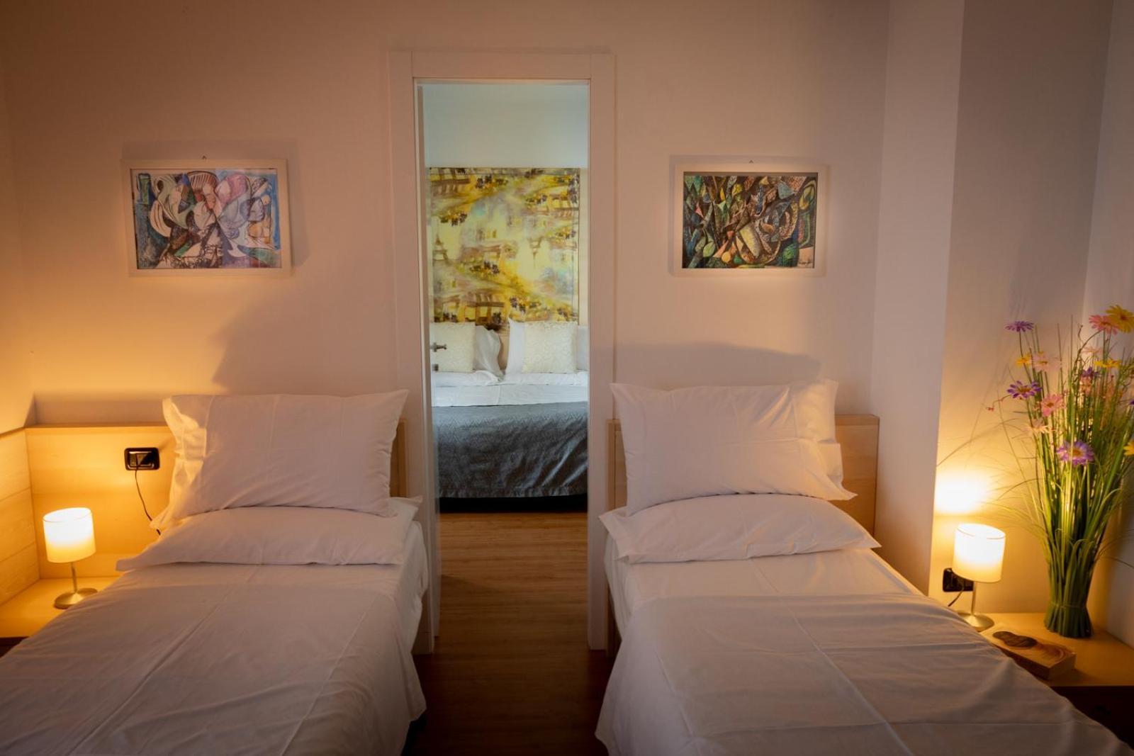 Hotel Vista Lago Брунате Екстериор снимка