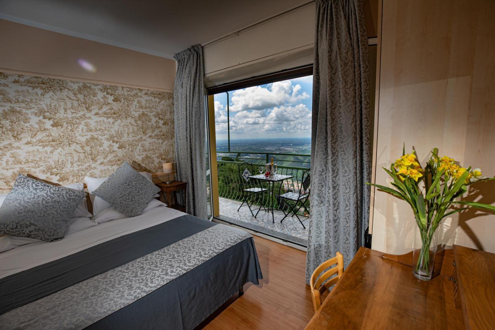 Hotel Vista Lago Брунате Екстериор снимка