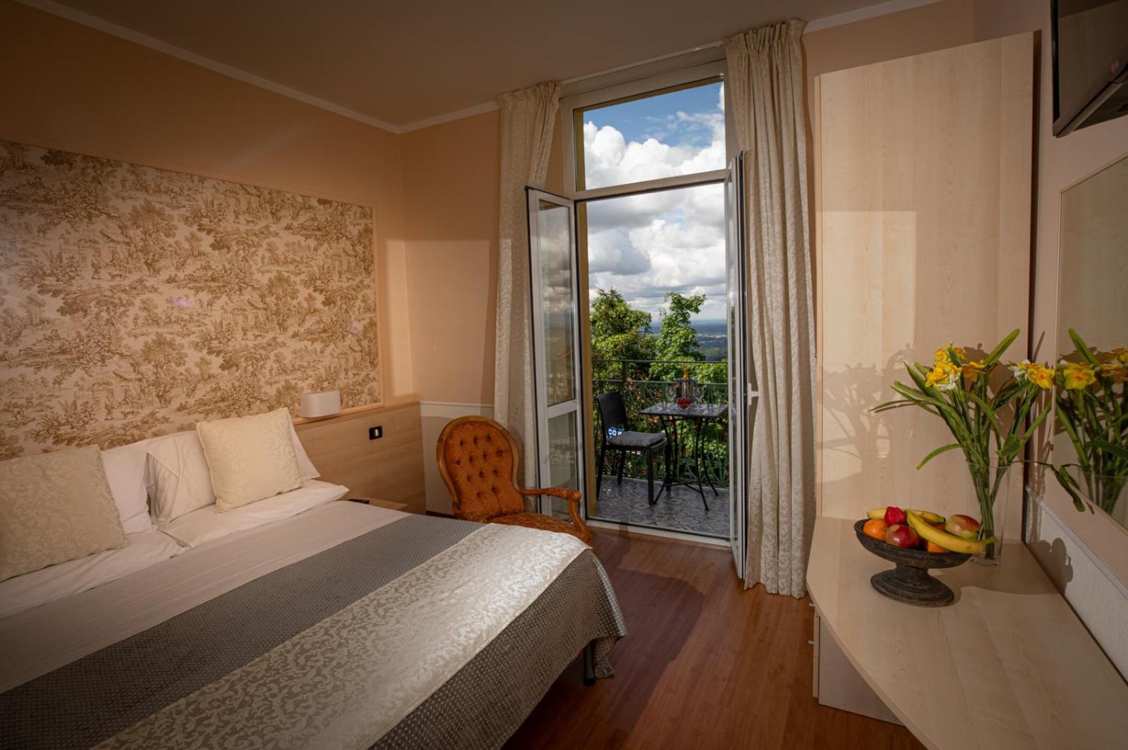 Hotel Vista Lago Брунате Екстериор снимка