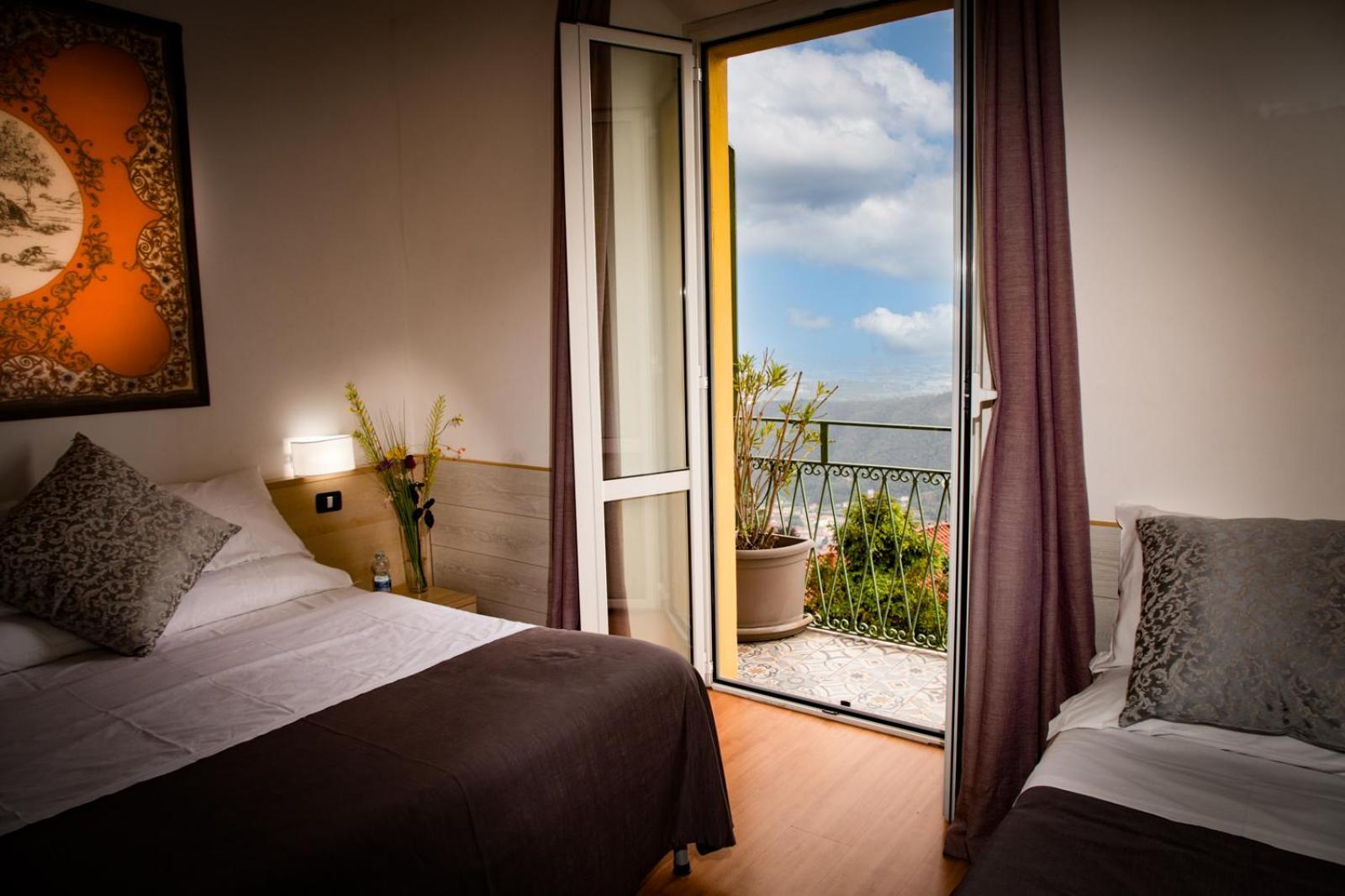 Hotel Vista Lago Брунате Екстериор снимка