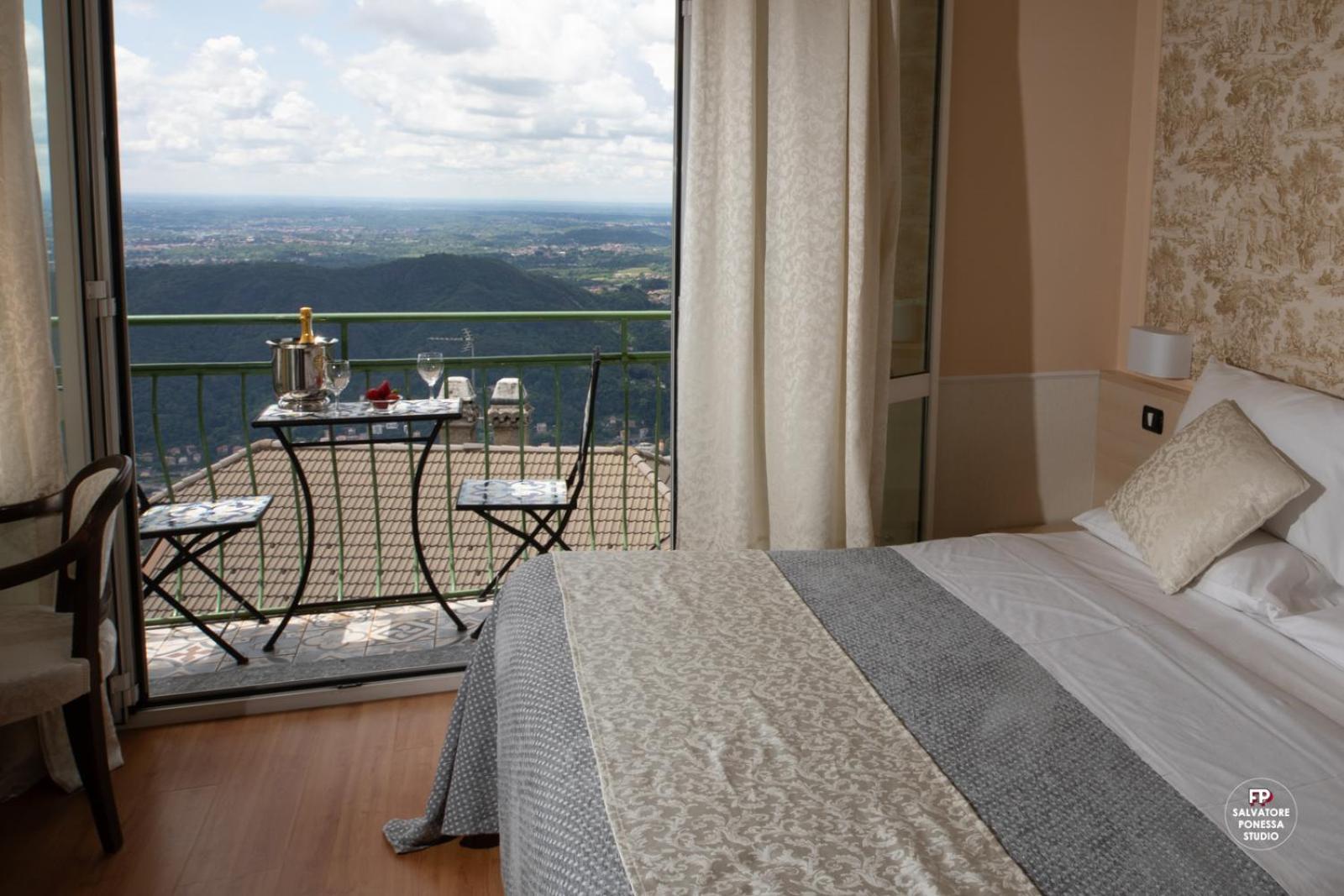 Hotel Vista Lago Брунате Екстериор снимка