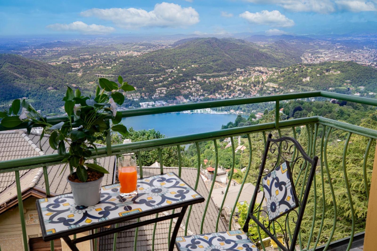 Hotel Vista Lago Брунате Екстериор снимка