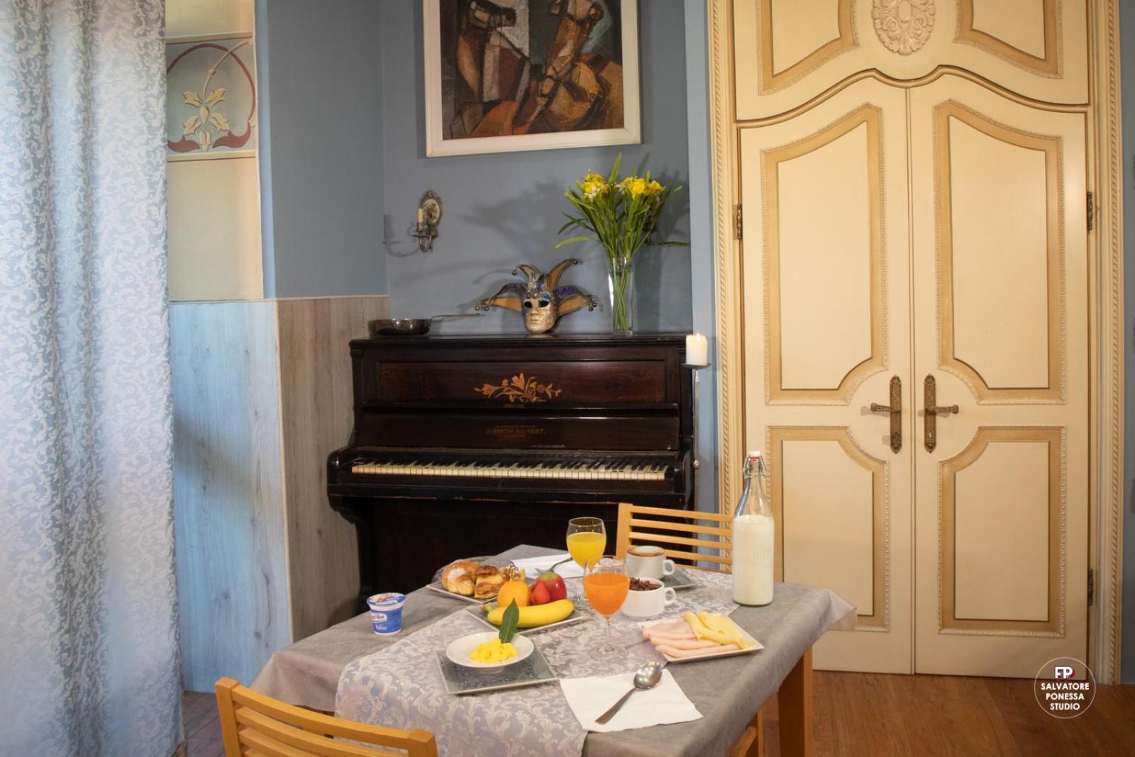 Hotel Vista Lago Брунате Екстериор снимка