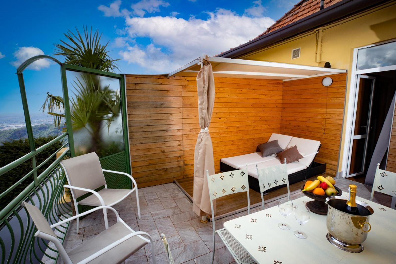 Hotel Vista Lago Брунате Екстериор снимка