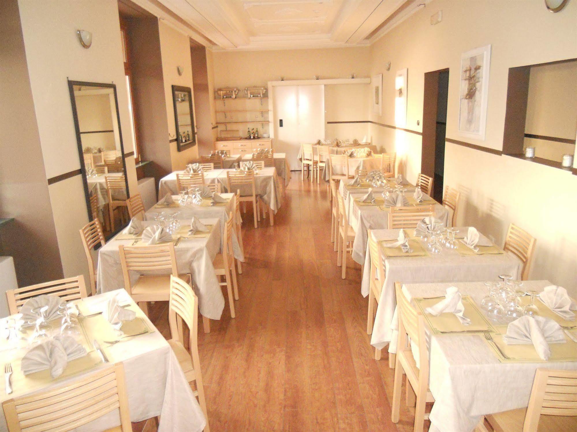Hotel Vista Lago Брунате Екстериор снимка